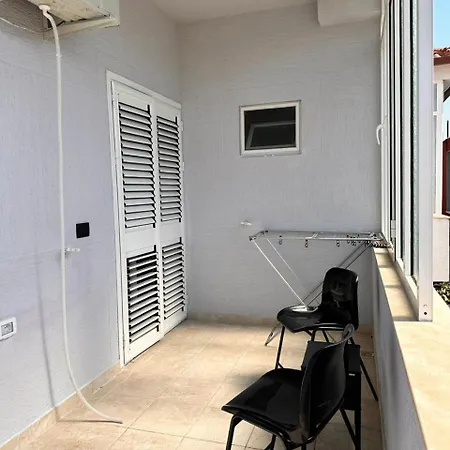 Bushati Home Apartmenti 1 아파트 *