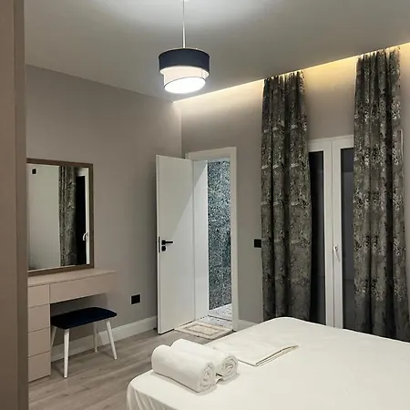 Bushati Home Apartmenti 1